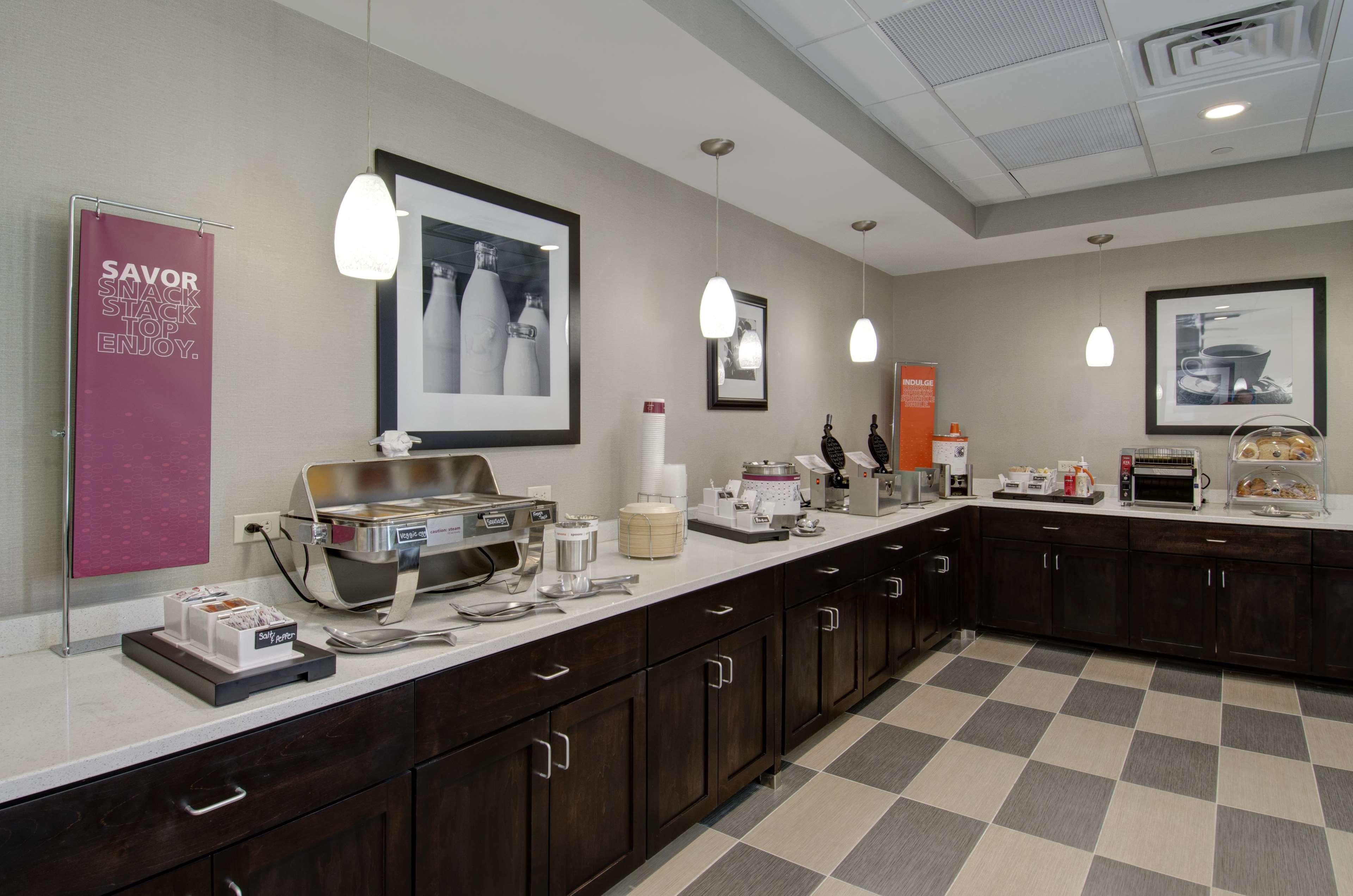 Hampton Inn & Suites Springfield Downtown Bagian luar foto