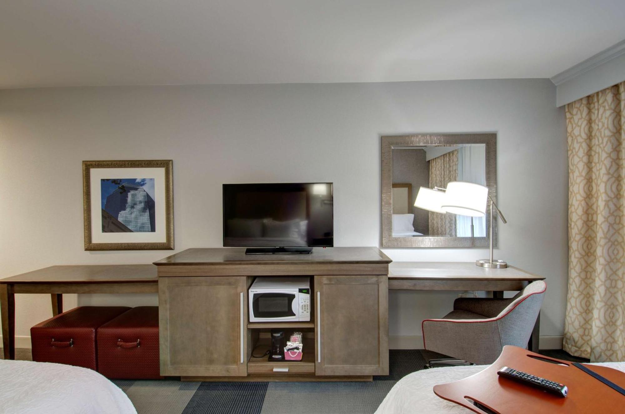 Hampton Inn & Suites Springfield Downtown Bagian luar foto